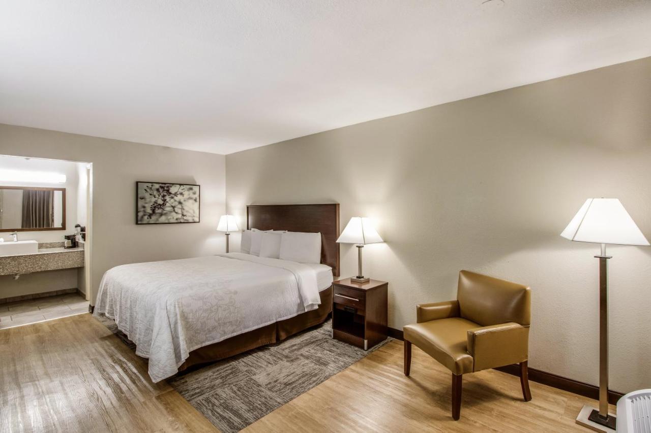 Red Roof Inn Plus+ Dallas - Addison Exterior photo