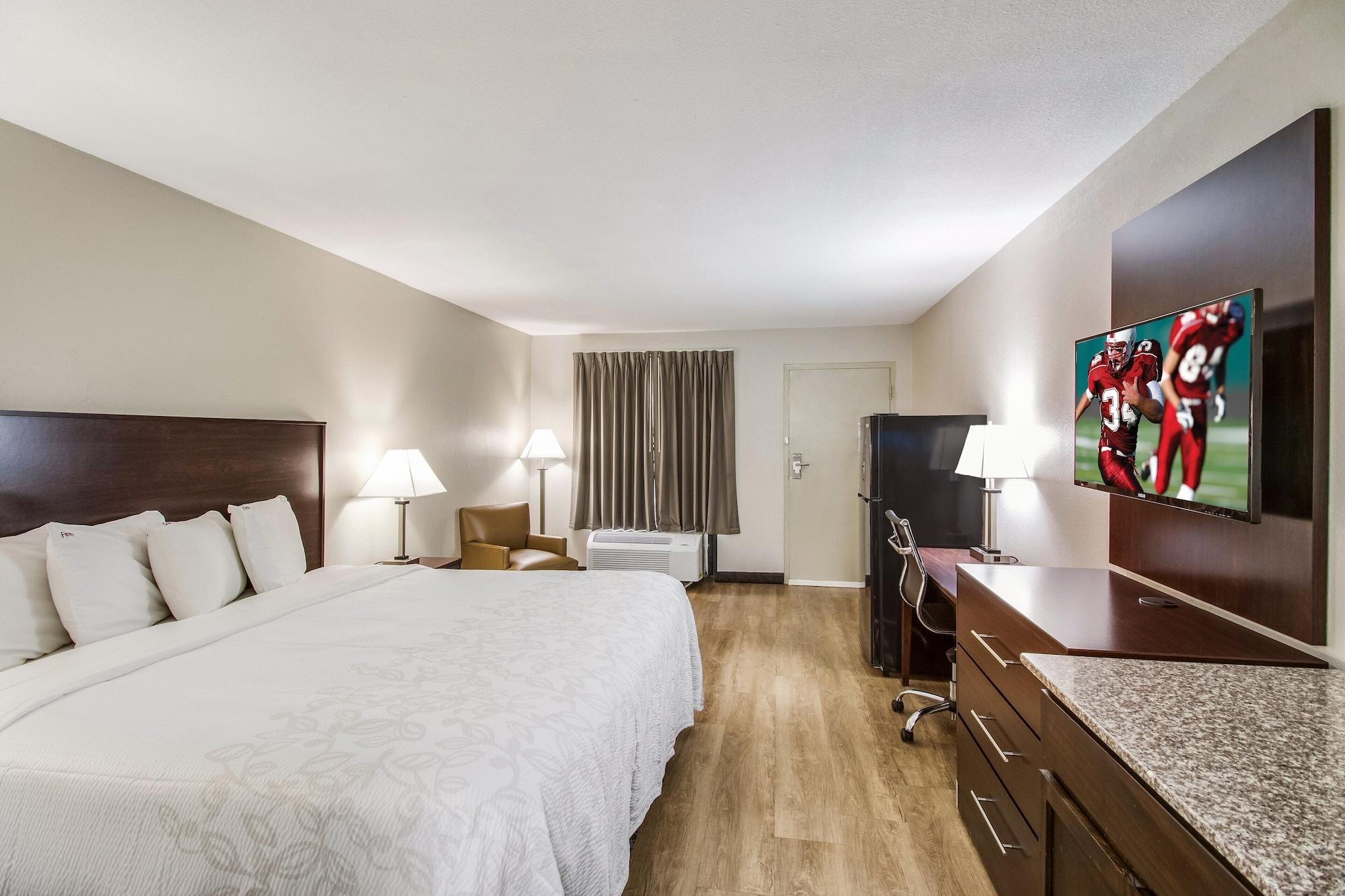 Red Roof Inn Plus+ Dallas - Addison Exterior photo