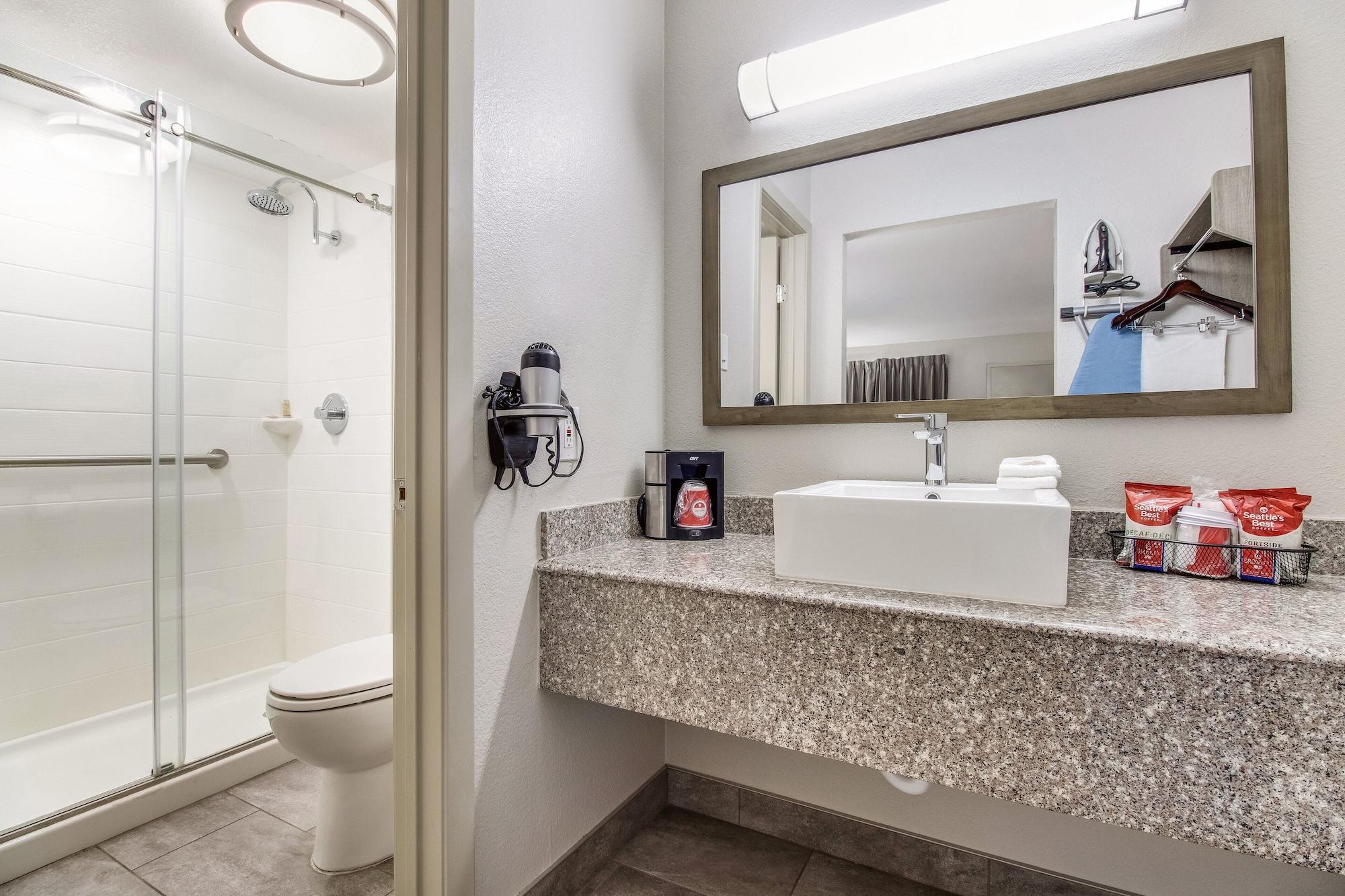 Red Roof Inn Plus+ Dallas - Addison Exterior photo