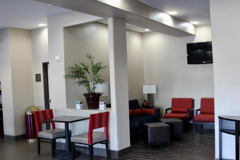 Red Roof Inn Plus+ Dallas - Addison Exterior photo