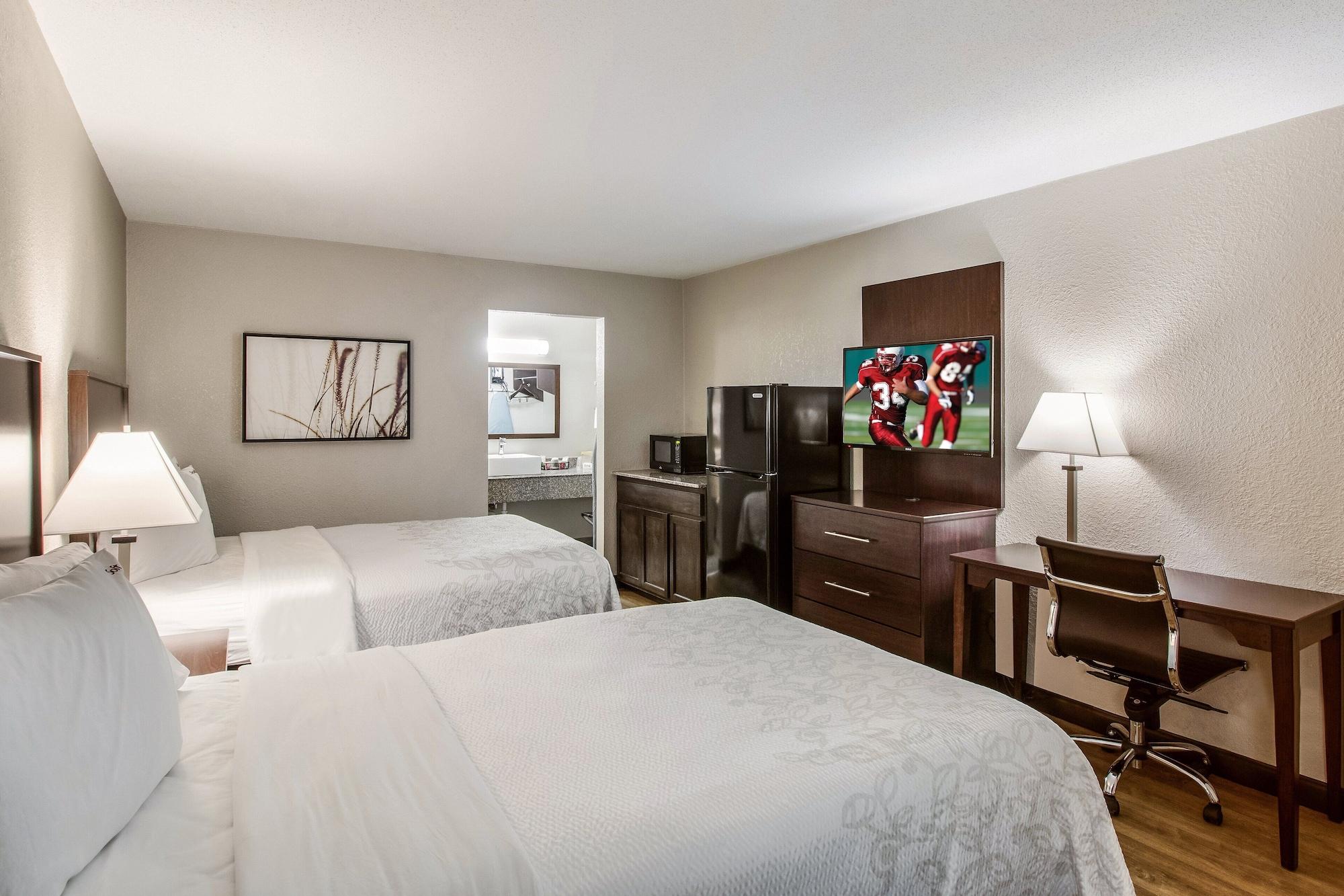 Red Roof Inn Plus+ Dallas - Addison Exterior photo